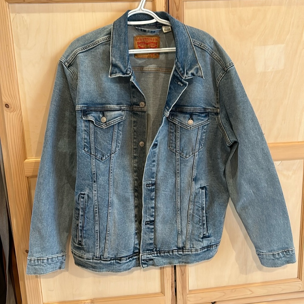 Men’s Levi Jean Jacket. Denim size XXL